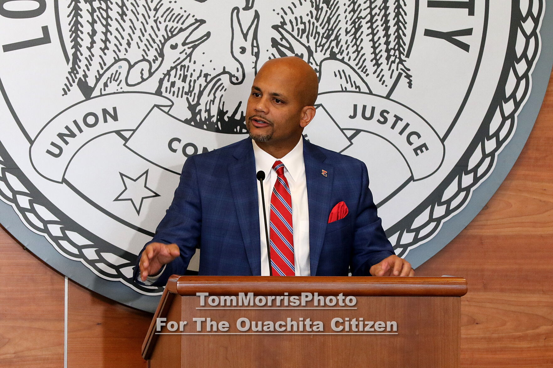 016-20211201-SonnyCumbiePresser.jpg